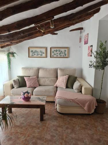 Casa Arriba Village House in Zarra in Zarra