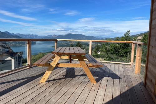 Spacious house with stunning views Puy-Sanières (Spacious house with stunning views Puy-Sanieres) in Puy-Sanieres