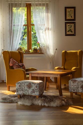 Agroturystyka Akacjowe Zacisze- pokoje ze śniadaniami, sauna, balia, tarasy wśród drzew, slow life (Agroturystyka Akacjowe Zacisze- pokoje ze sniadaniami, sauna, balia, tarasy wsrod drzew, slow life) in Ropienka