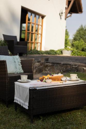 Balkons/terase, Agroturystyka Akacjowe Zacisze- pokoje ze śniadaniami, sauna, balia, tarasy wśród drzew, slow life (Agroturystyka Akacjowe Zacisze- pokoje ze sniadaniami, sauna, balia, tarasy wsrod drzew, slow life) in Ropienka