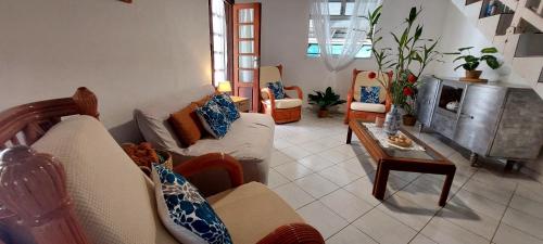 LaPetite Maison, Maison spacieuse & calme avec parking, proche plages Sainte-Rose in Sainte Rose