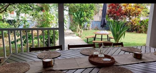 LaPetite Maison, Maison spacieuse & calme avec parking, proche plages Sainte-Rose in Sainte Rose