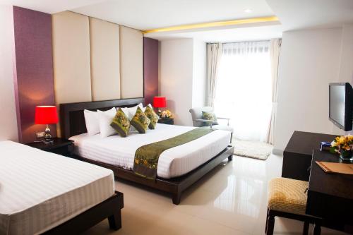 room detail thumbnail 1