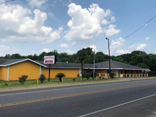 Ranch House Motel in Marksville (LA)
