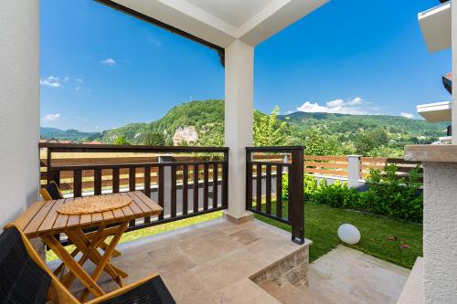 MonteBreza Spa Apartment Jacuzzi, Sauna & Free Parking in Kolasin