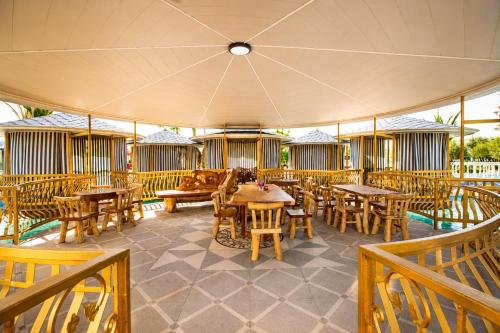 Restorāns, Golden Lagoon Swimming pool & Guesthouseas in Natakhtari