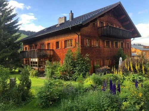 Alpina Lech - Your home from home in Lech am Arlberg, Österreich