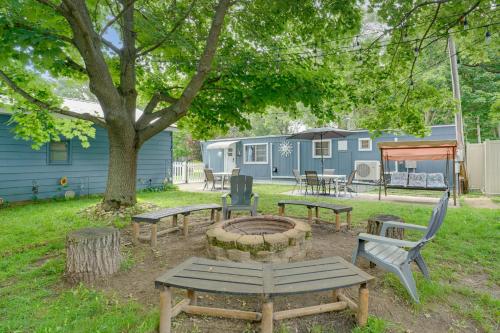 . Walk to Lake Huron: Pet-Friendly Caseville Cottage