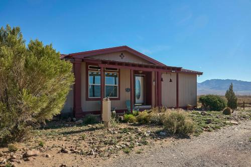 . Sky Islands Retreat in Rodeo w/ Mountain Views!