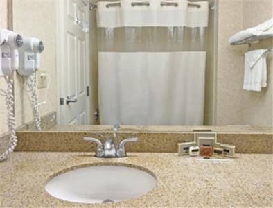 Wingate by Wyndham Atlanta/Six Flags Austell photo