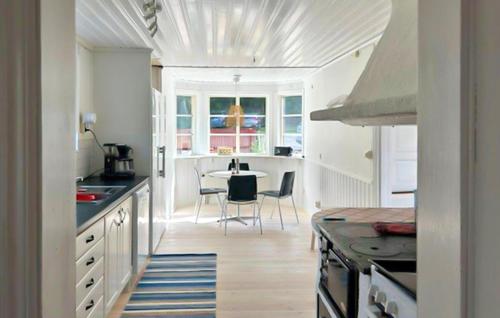 virtuve, 3 Bedroom Stunning Home In Tving in Tving