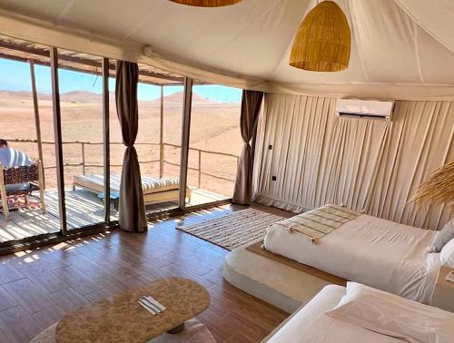 Afficher, Agafay Luxury camp in El Arissa