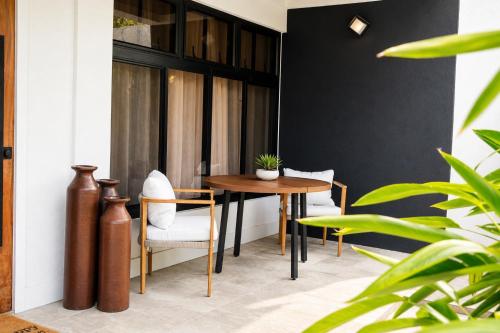 Sea View Condo, 5 Mins from UVF Intl Airport in Vieux Fort