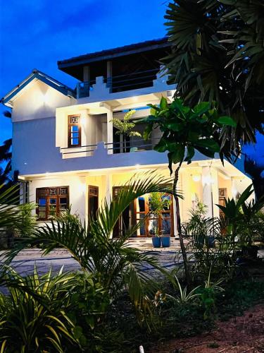 Luna Mara — other in Cemetery Road, Arugam Bay Sri Lanka, 32500