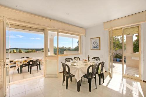 Létesítmények, Villa Dei Fanti - Beachfront Villa with Garden - Happy Rentals in Spiaggiabella