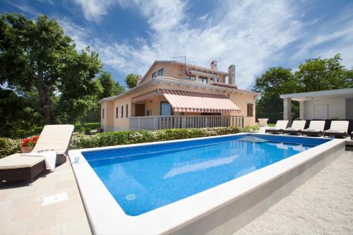 Luxury Pool Villa Rosa Magica - Happy Rentals - image 5