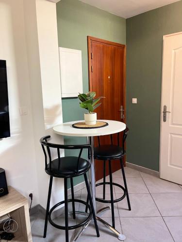 Cosy studio Albertville parking gratuit in Gilly-sur-Isere