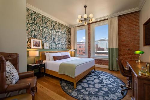 2 queen beds