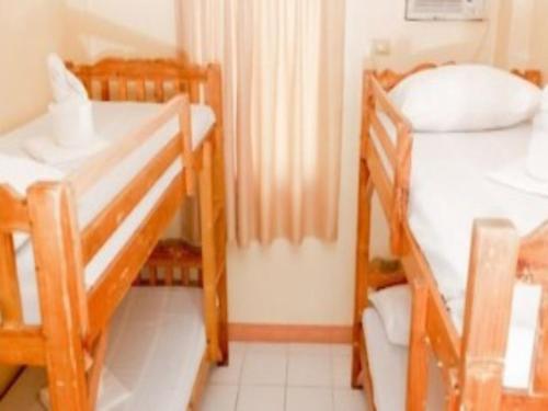2 double beds