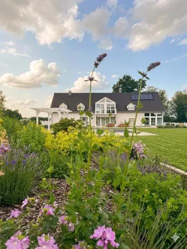 Großzügiges Landhaus mit Pool & Kamin - ideal zwischen Leipzig und Dresden - Spacious Country House with Pool near Leipzig & Dresden in Frohburg, Deutschland