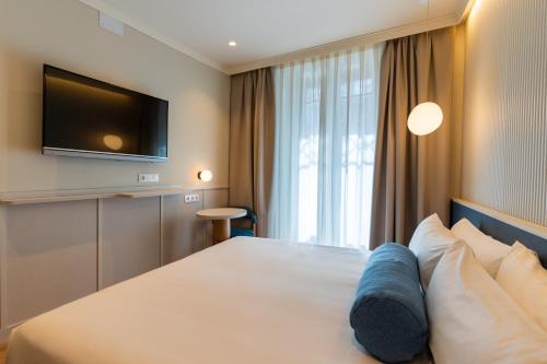 1 double bed