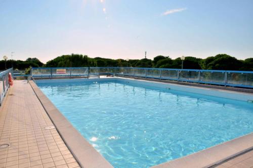 Apartment with rooftop swimming pool