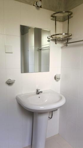 Casa Sol Hiriketiya - image 3