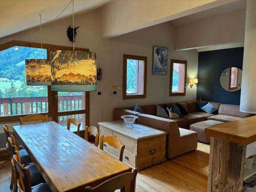 Appartement 4 pièces ensoleillé, balcon sud, près du téléphérique - FR-1-464-193