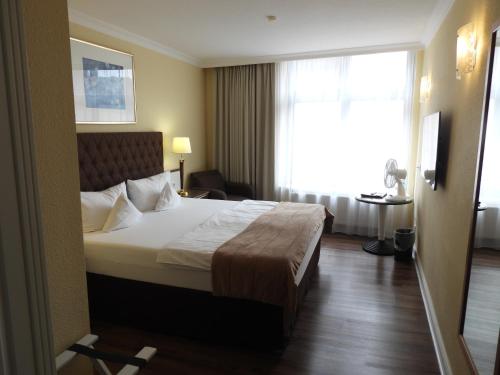 1 queen bed