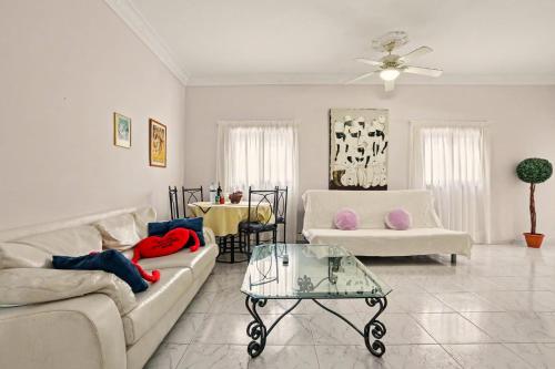 Beach 2-bedroom in Los Cristianos