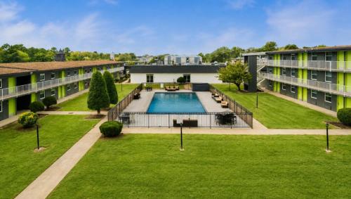 Bposhtels Nashville in Airport Area