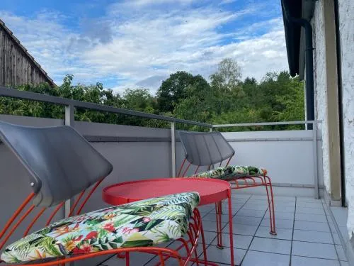 Apartment in Rot, Fränkisches Design, Balkon in nur 50 Schritten zum Radweg, ideal for Long Stay, Relocation in Mainstockheim, Deutschland