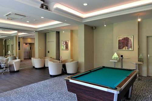 Recreational facilities, The Originals Boutique, Hôtel Les Strélitzias, Antibes Ouest in Antibes