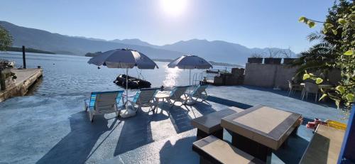 Tivat Krtole na plaži