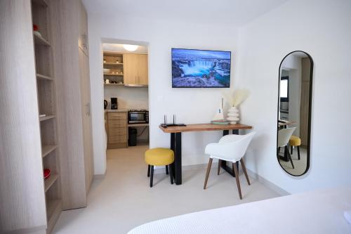 Fasiliti, Thea Apartments in Emporios