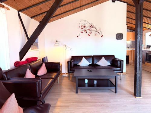 2 bedrooms, 2 beds