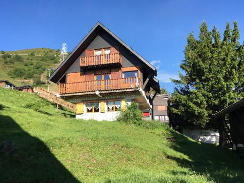 Grand appartement dans chalet au pied des pistes 80m du télésiège des Bouleaux