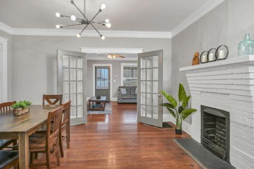 Wyposażenie, Bull Street Bungalow - Close to USC and 5 TVs! in Colonial Heights