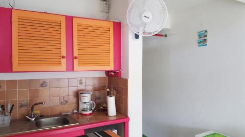 Kitchen, Appartement charmant a Baie Mahault avec belle terrasse - 30 m² in Baie-Mahault