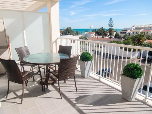 Modern apartment in Vinaròs with sea view and shared pool