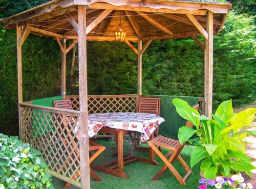 Maison accueillante à La Chapelle-aux-Choux avec jardin spacieux 70 m²