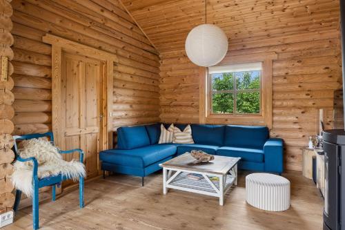 Log Cabin 5 Min to Fjord Beach with Beautiful Field Views in Mosebolle
