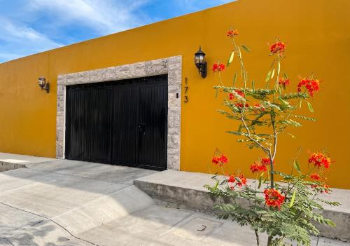 Ieeja, Encantadora Villa con Terraza y Chimenea Exterior in Jiquilpan De Juarez