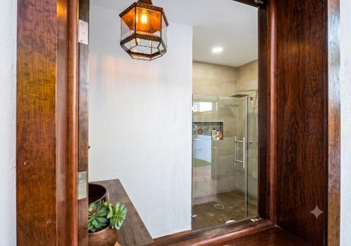 Vannas istaba, Encantadora Villa con Terraza y Chimenea Exterior in Jiquilpan De Juarez