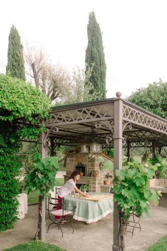 حديقة, Elegant In-Villa House with Pool and Garden in Camucia