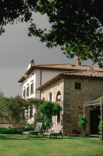 Elegant In-Villa House with Pool and Garden in Camucia