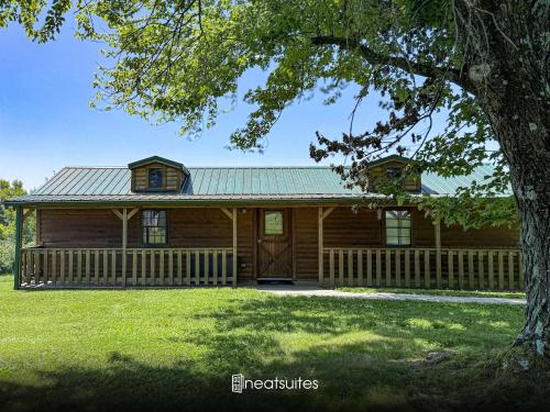 Open Concept Cabin for 2 - Near Ark Encounter!