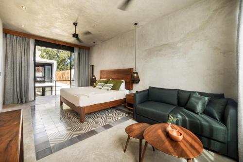 Design Retreat with Pool in Centro Merida Santiago - image 4