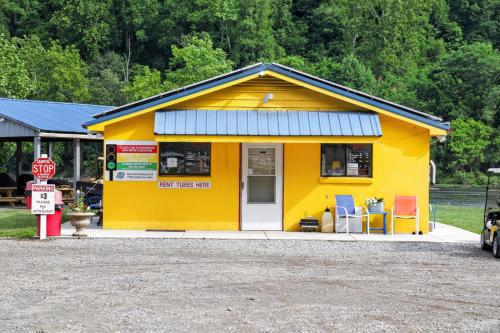New River Safari Tent Getaway in Pembroke (VA)