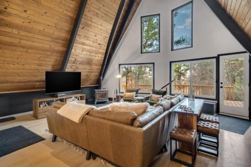 Camp Smores- Modern A-Frame with Pool